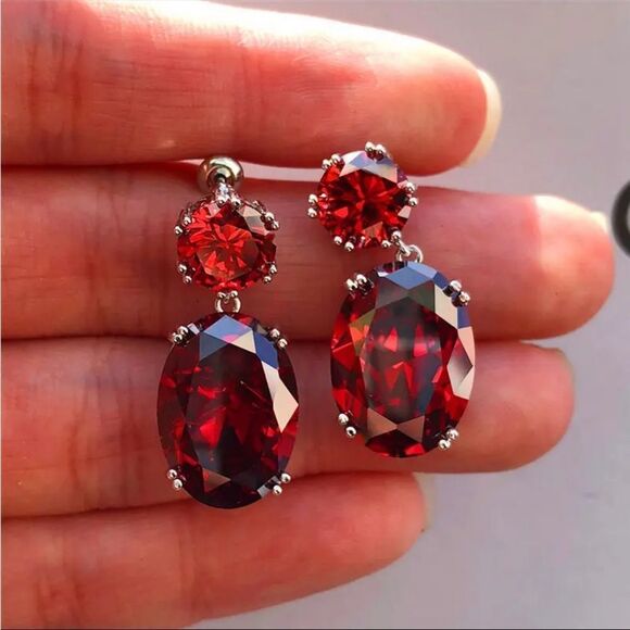 Red White or Blue Diamond Cubic Zirconia Sparkling Earrings 1 “ Dangle 🆕 Boxed - Picture 2 of 4